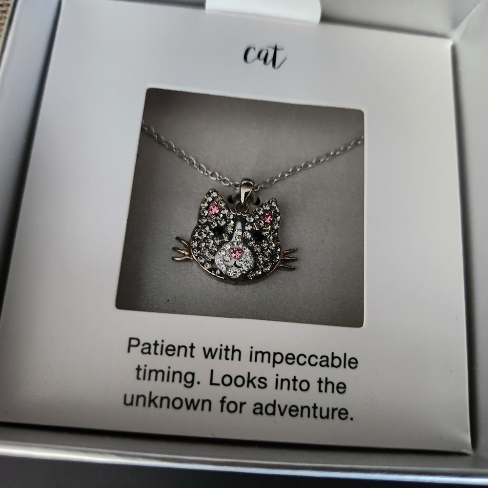 🐱 Crystal Grey Cat Necklace
